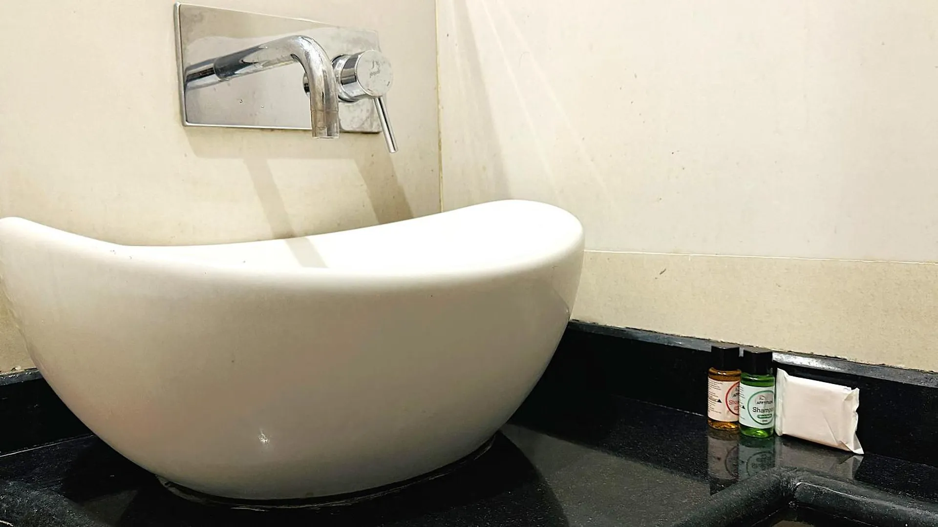 Hotel City Palace Varanasi 3*,  India